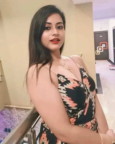 Esha Khan